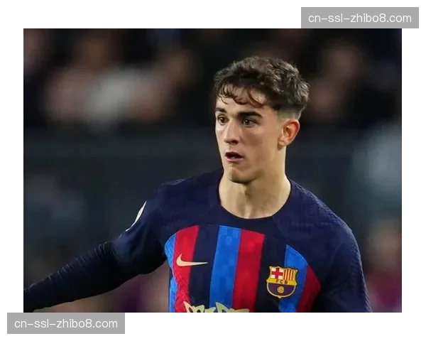 加维现身巴萨训练场进行有球恢复训练，但复出时间未定